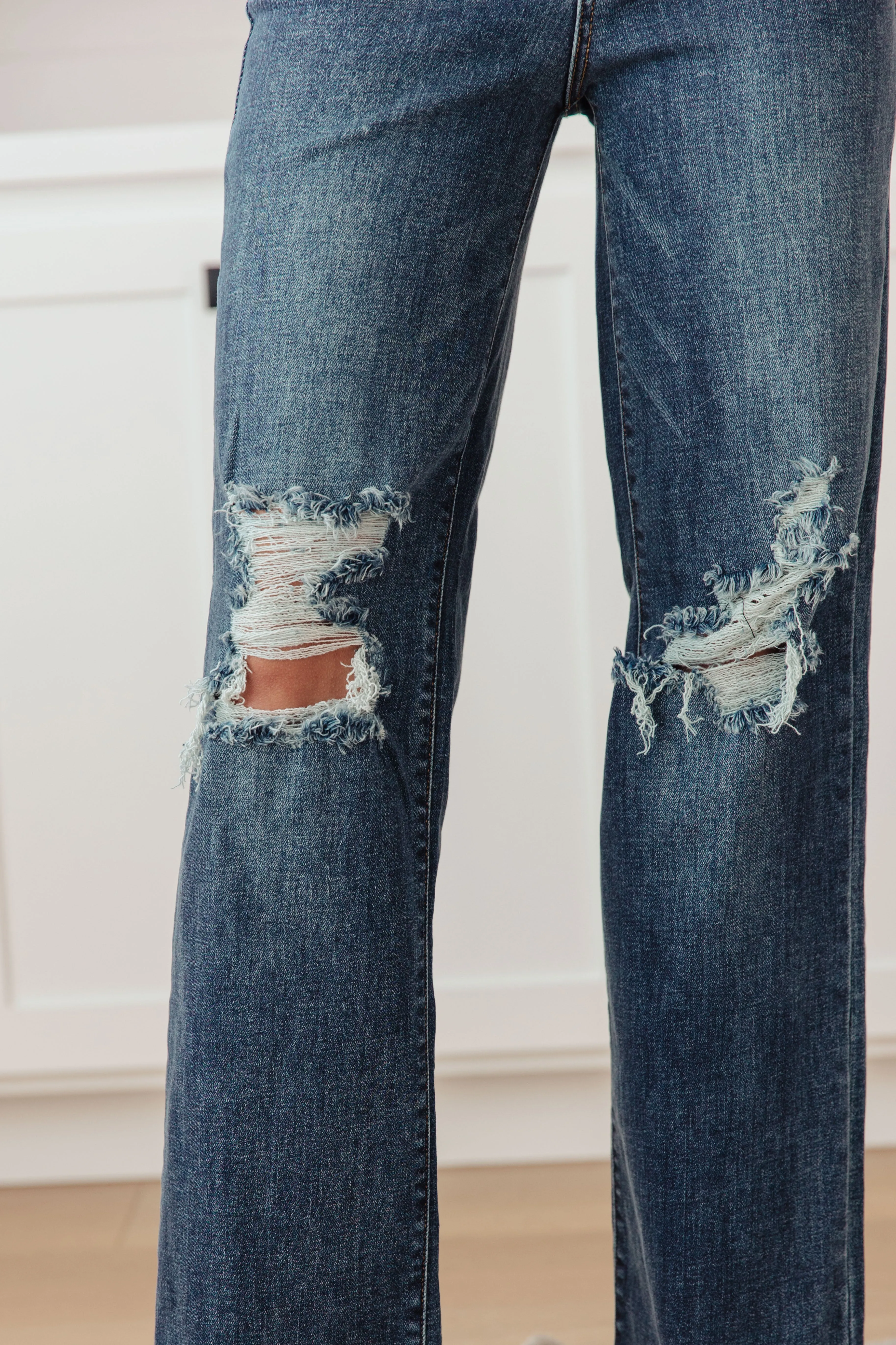 Judy Blue Rose High Rise 90's Straight Jeans in Dark Wash