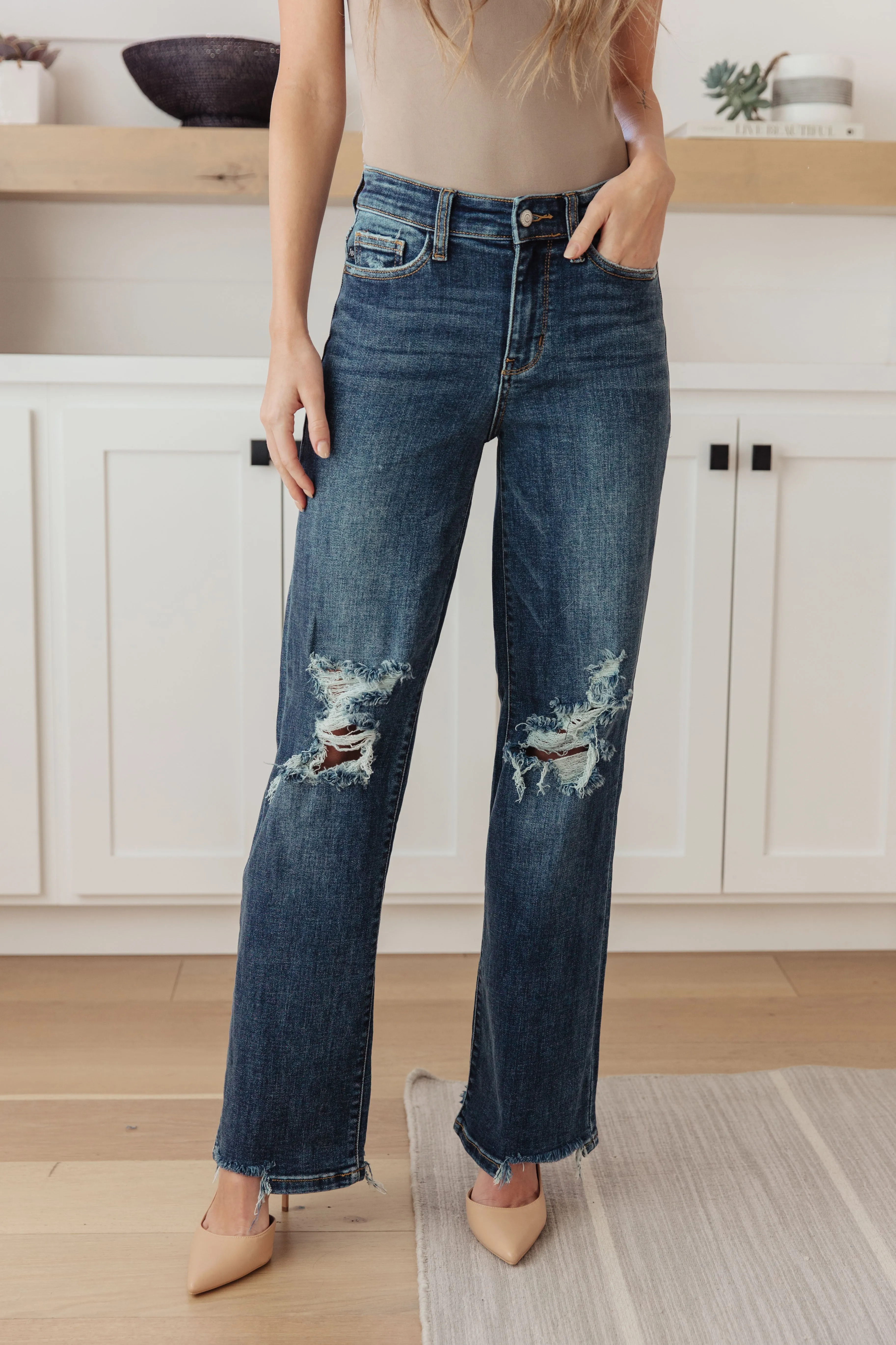 Judy Blue Rose High Rise 90's Straight Jeans in Dark Wash