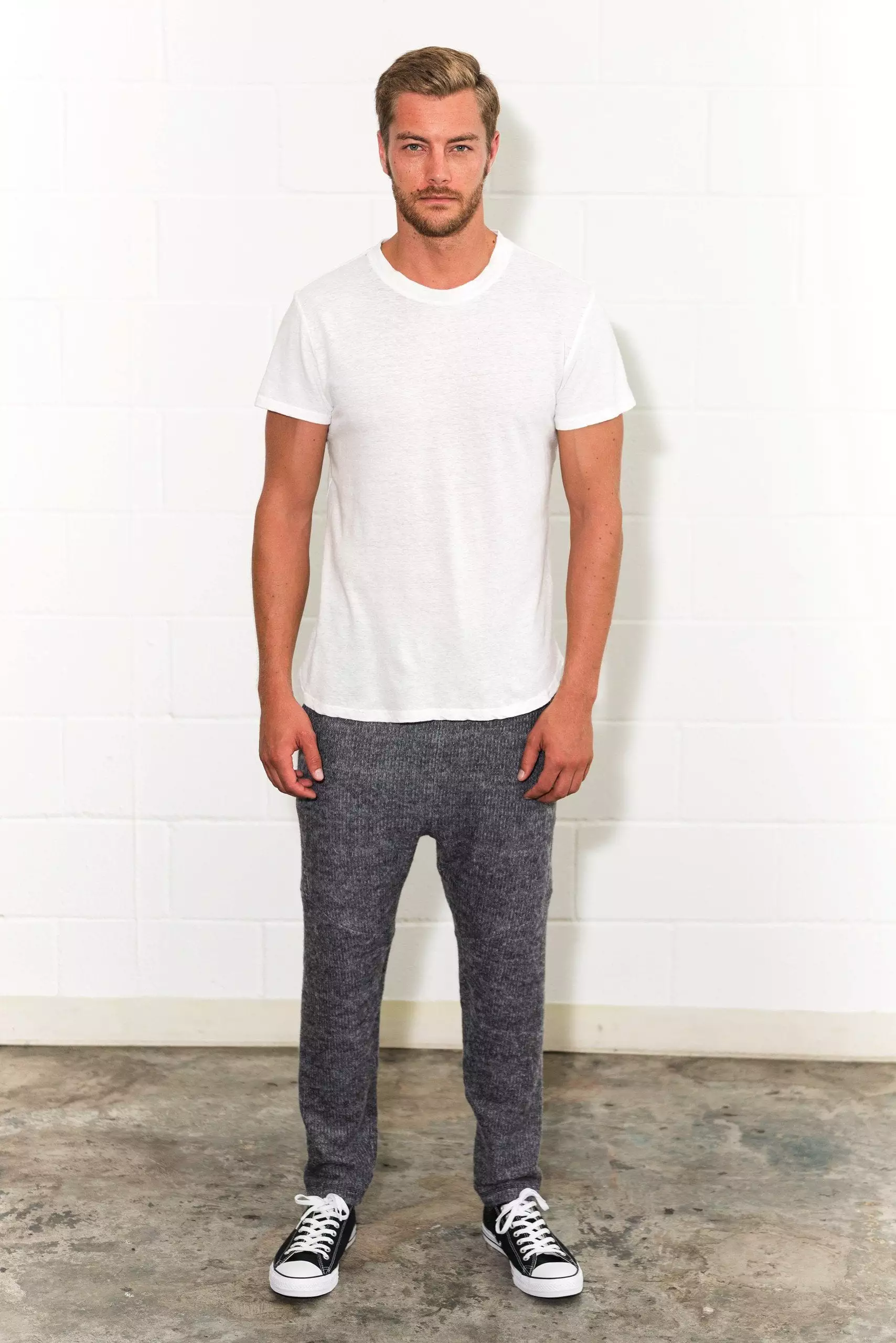 Men's Linen Blend Curved Bottom Crew Neck Tee