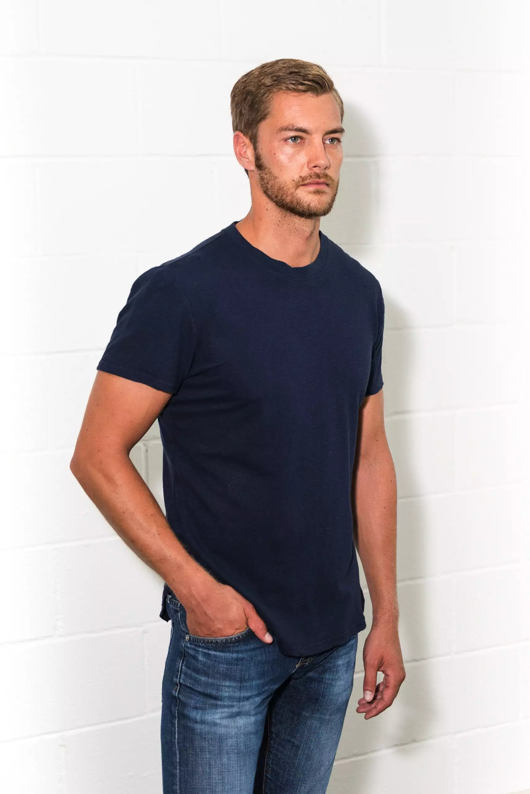 Men's Linen Blend Curved Bottom Crew Neck Tee