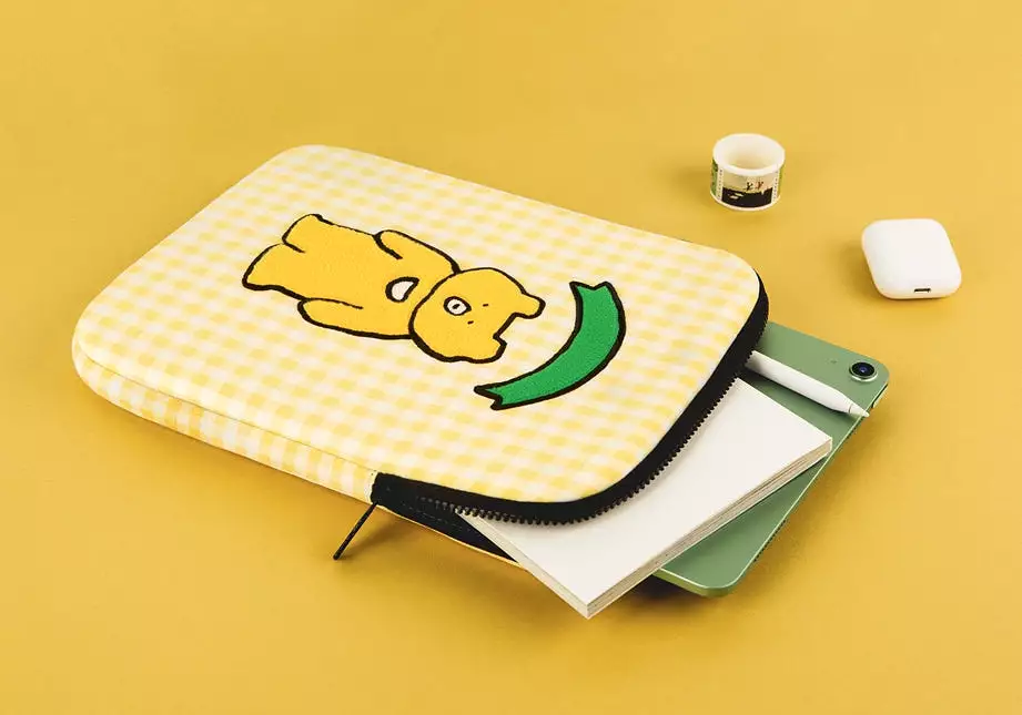 Yellow Bear Laptop Sleeves 11 for iPad 13 inch Cases Protective Covers Purses Skins Handbags Square Cushion Carrying Pouches Des